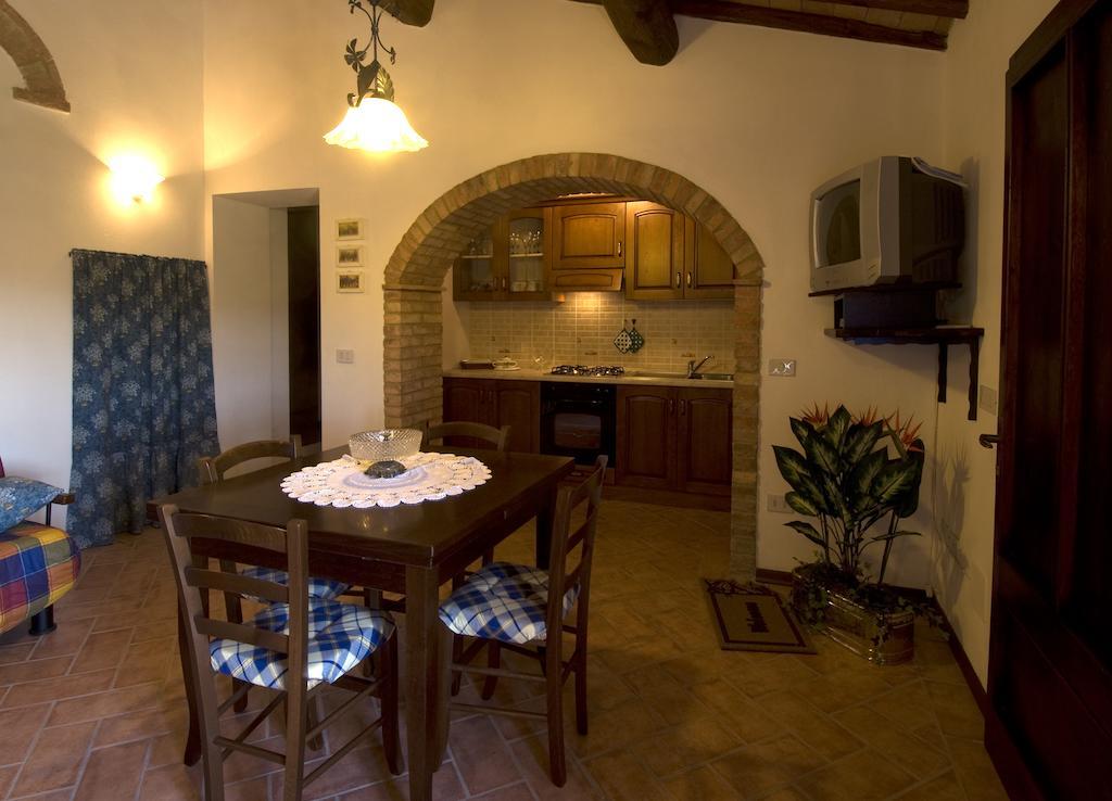 Casa Il Ponte Apartamento Chianni Quarto foto